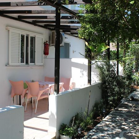 Aaron Apartments Ферма Екстериор снимка